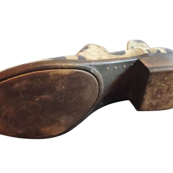 Lucky Brand Green and Brown Ankle Booties with Artistic Design - Picture 5 of 8